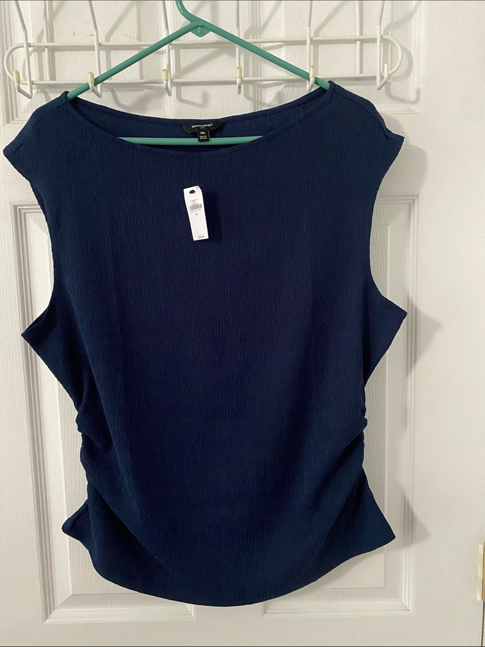 Banana Republic Navy Textured Sleeveless Boatneck top. Touched on side. XL NWT